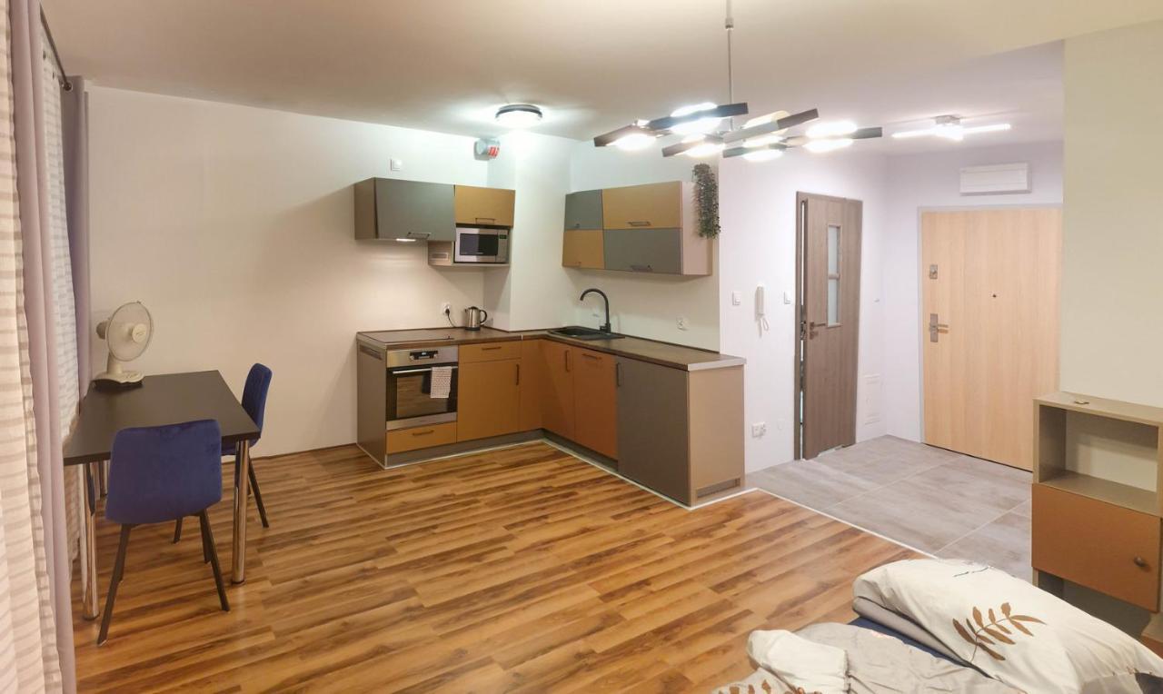 Mini Apartament Krakow Pn / Cracow North Z Parkingiem מראה חיצוני תמונה