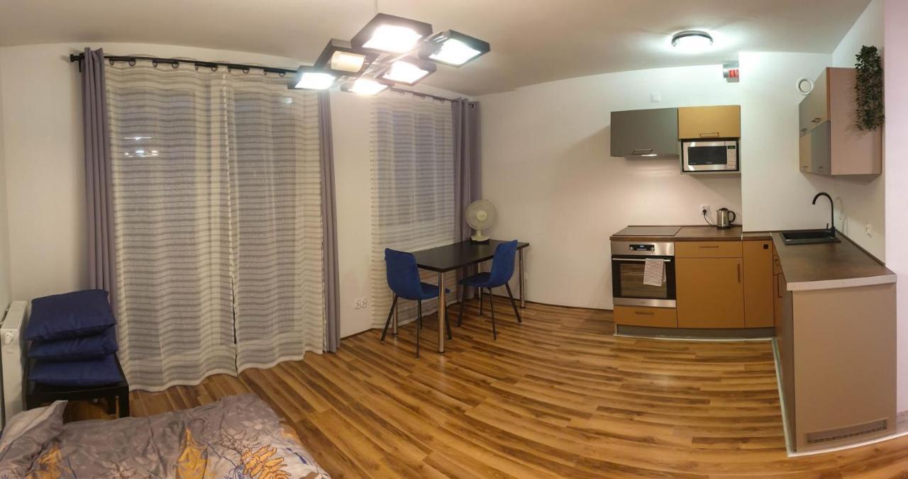 Mini Apartament Krakow Pn / Cracow North Z Parkingiem מראה חיצוני תמונה